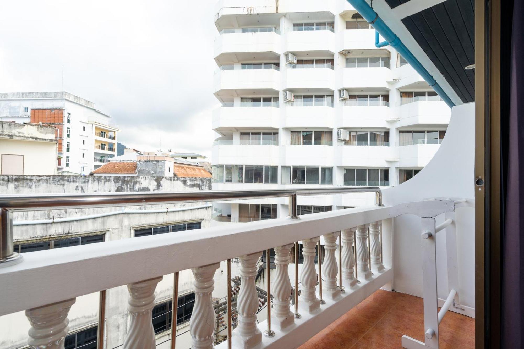 Patong Central Residence & Apartment Экстерьер фото