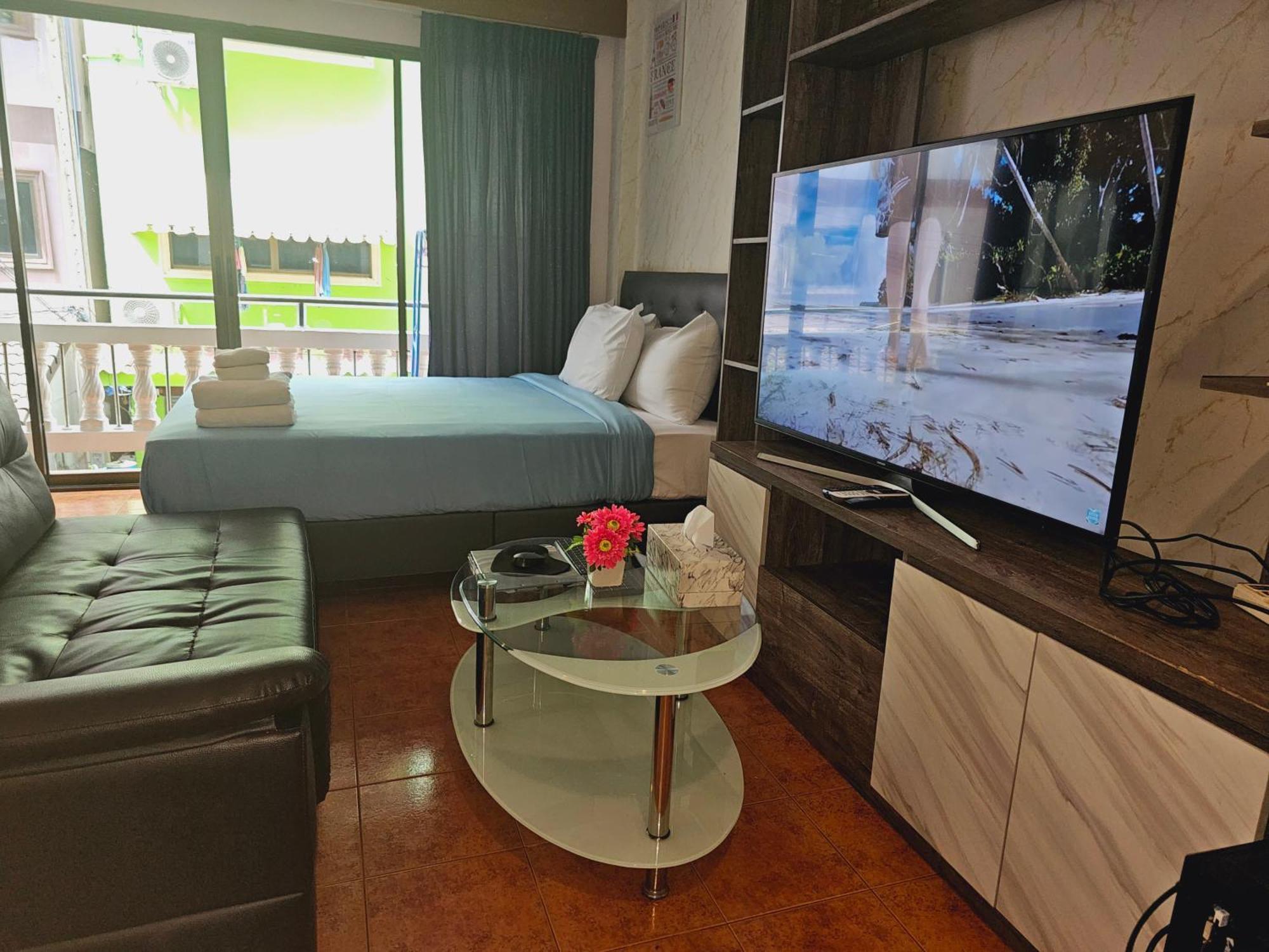 Patong Central Residence & Apartment Номер фото