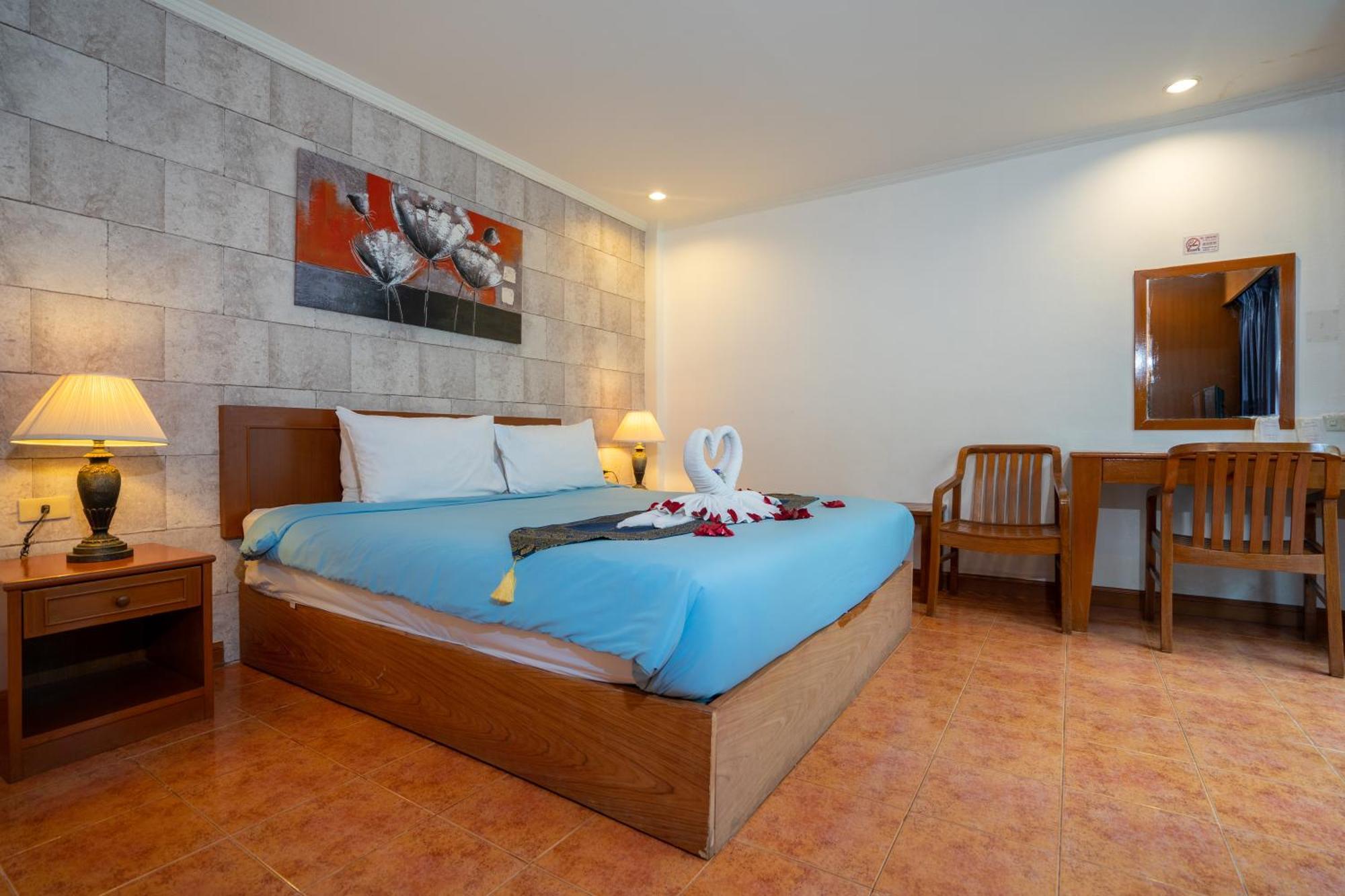 Patong Central Residence & Apartment Номер фото