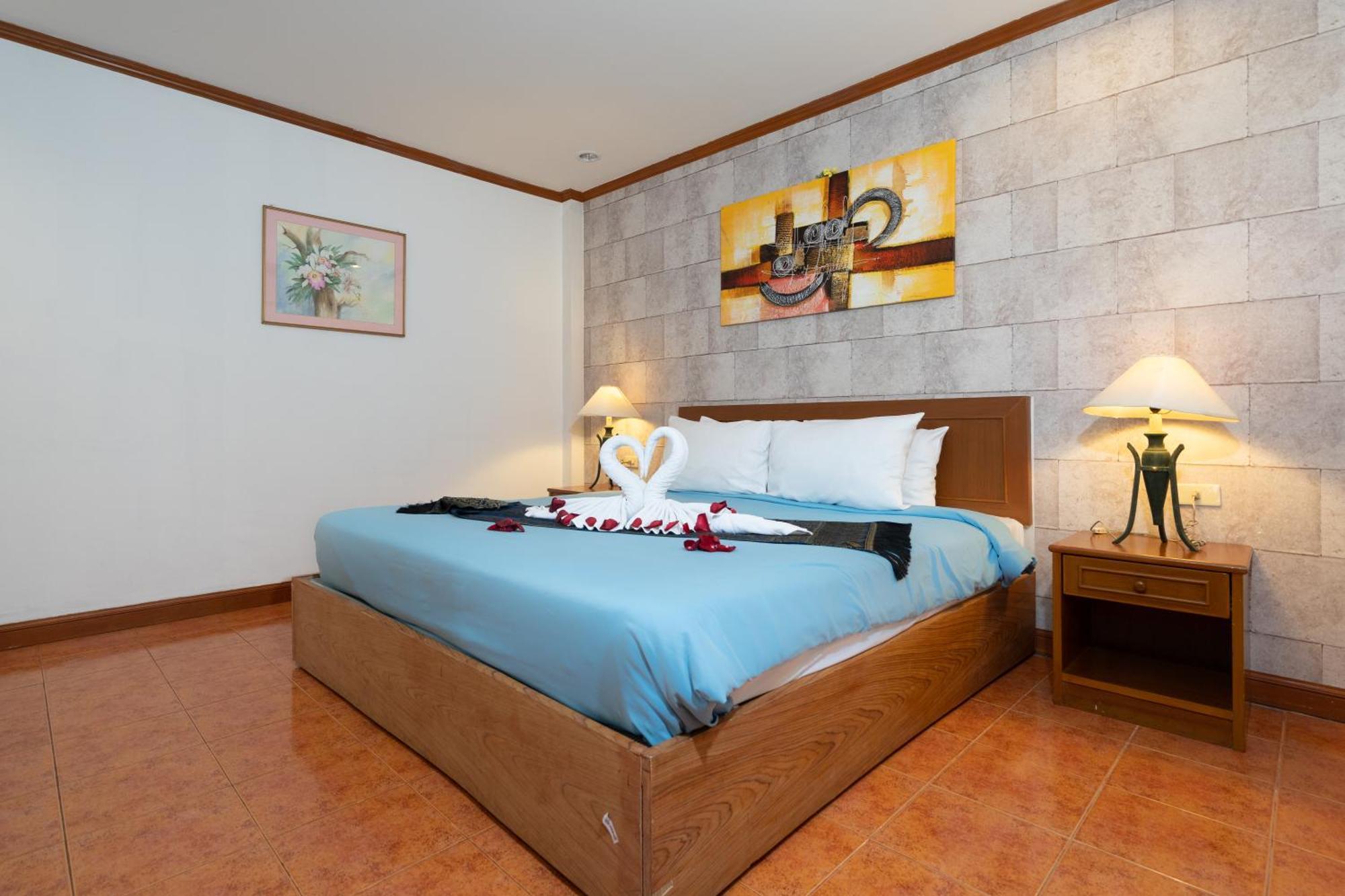 Patong Central Residence & Apartment Номер фото