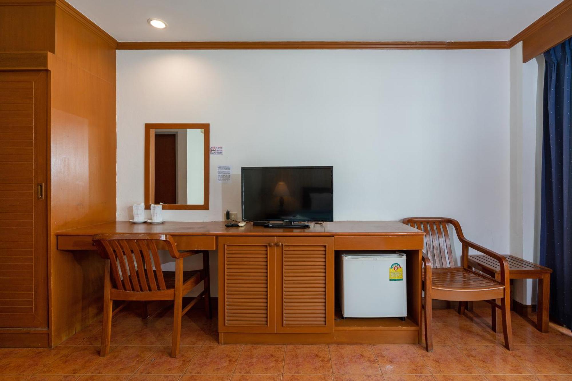 Patong Central Residence & Apartment Номер фото