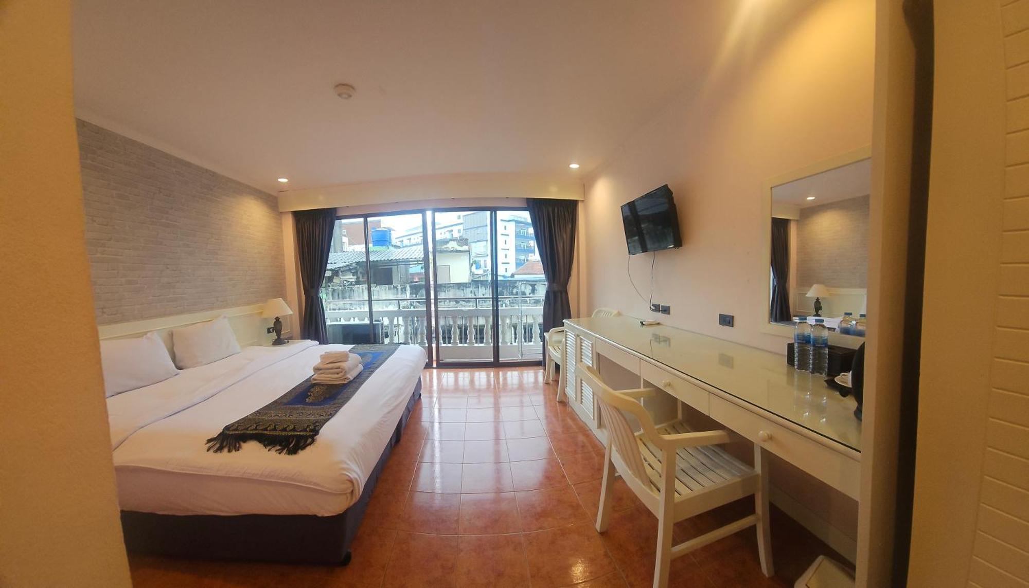 Patong Central Residence & Apartment Экстерьер фото